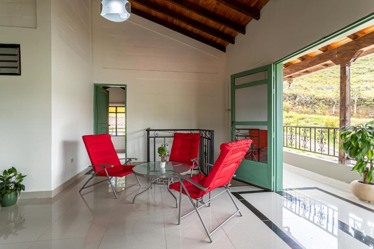 Soy Local Guatape Hotel Eksteriør billede